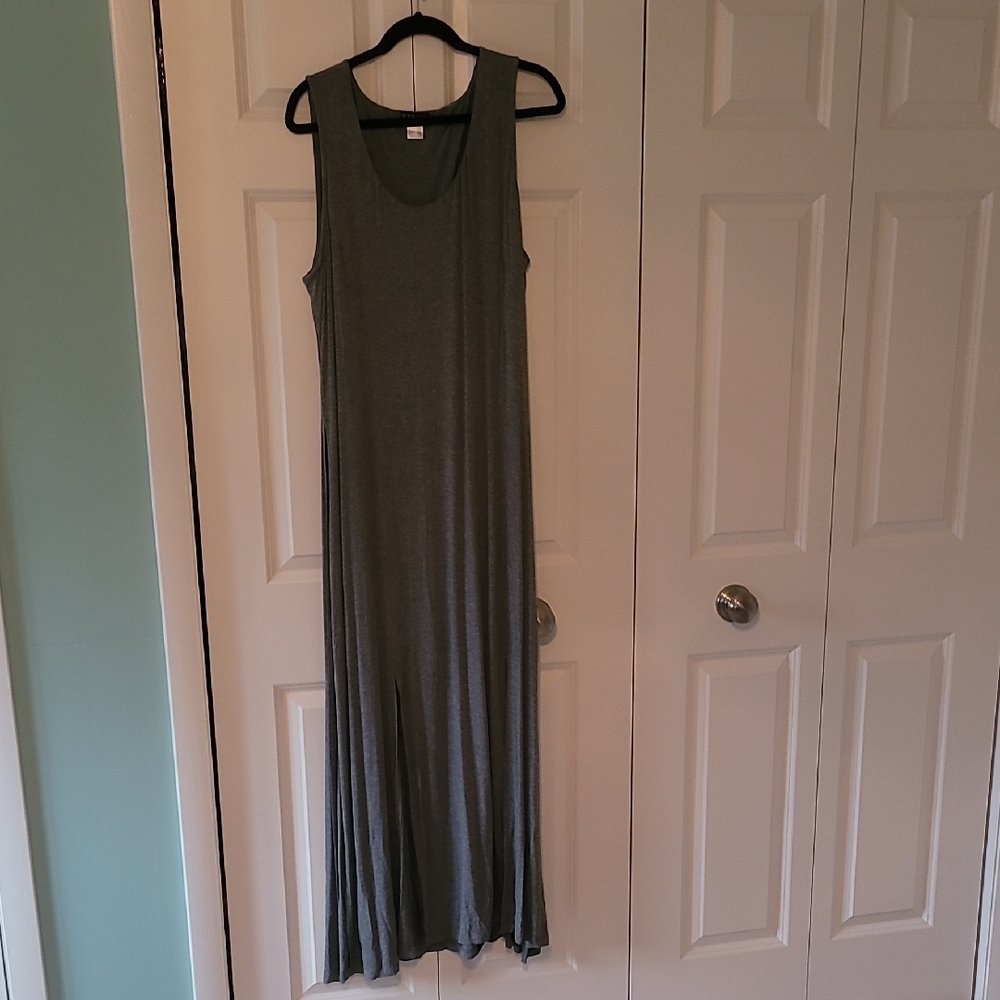 VENUS Gray Sheath Maxi Dress with Scoop Neck and Sleeveless Design